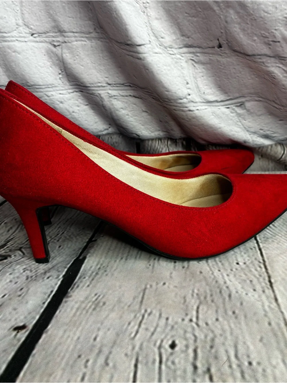 Women’s Strawberry Red Lovecore Career Faux Suede Pointed Toe Holiday Pumps 8.5